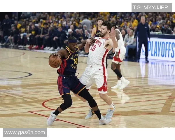 足球明星亲临NBA现场观看激战感受篮球魅力的精彩瞬间 足球明星亲临NBA现场观看激战感受篮球魅力的精彩瞬间